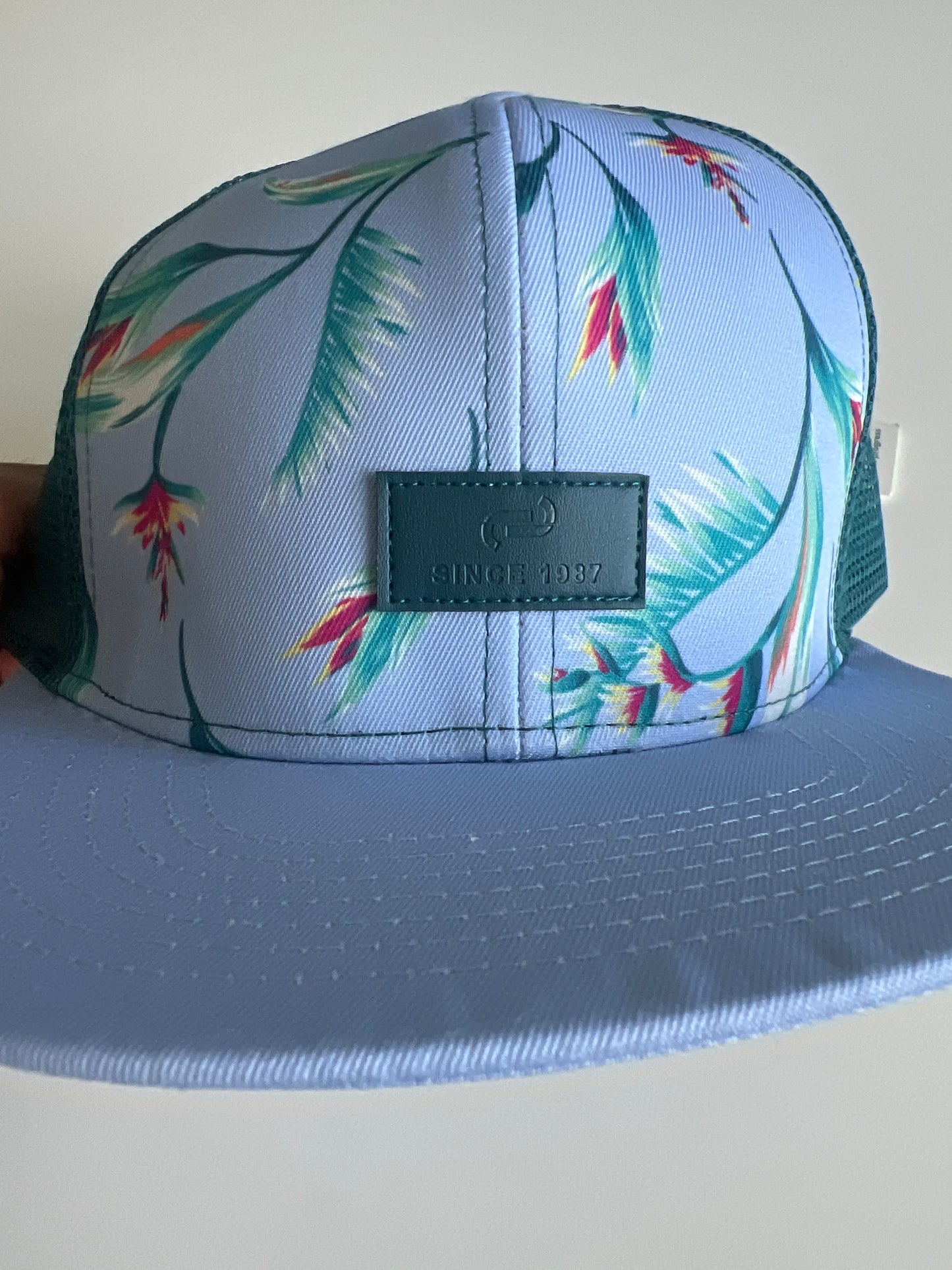 Casquette à fleurs turquoise neuve