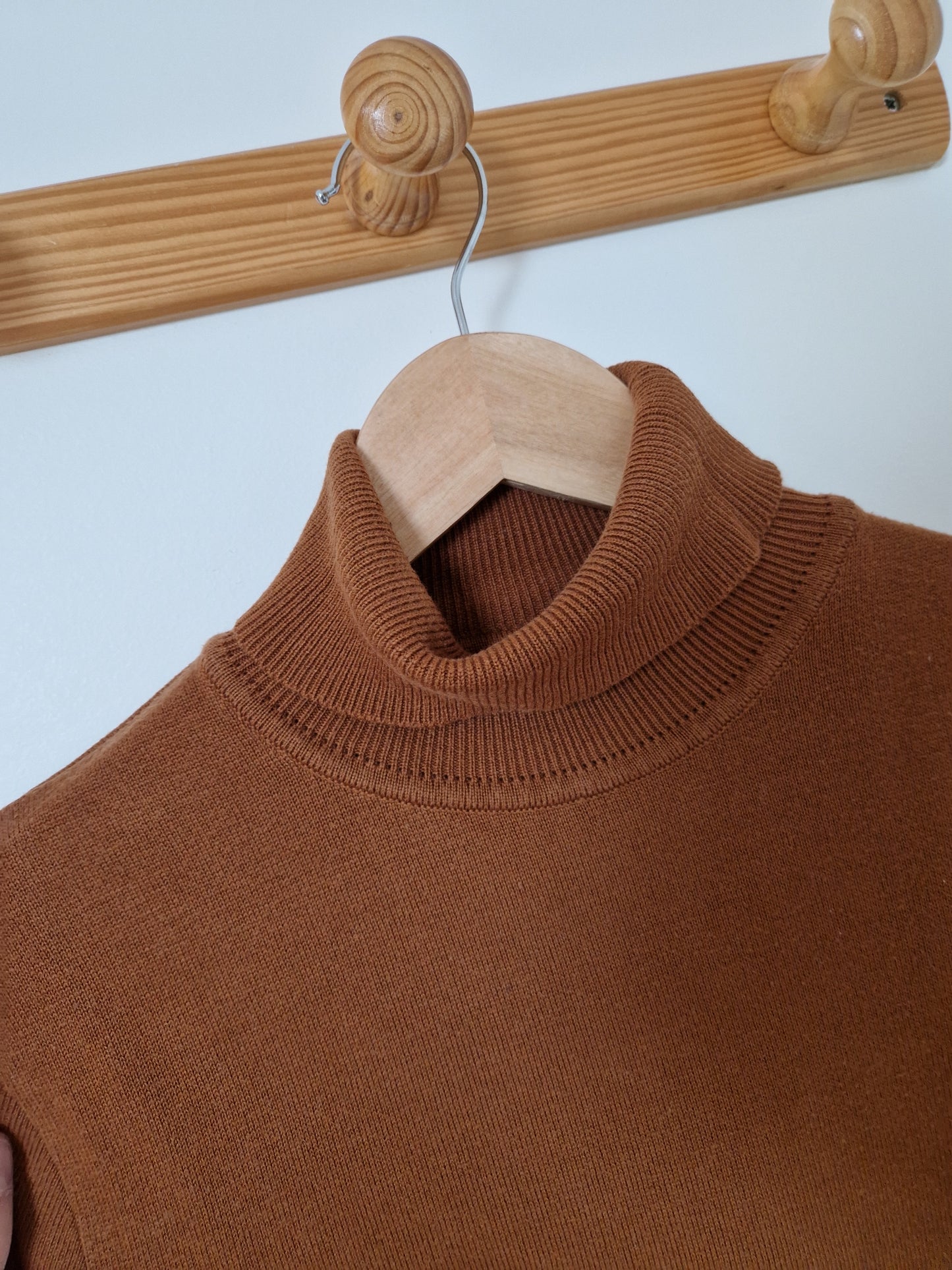 Pull col roulé uni