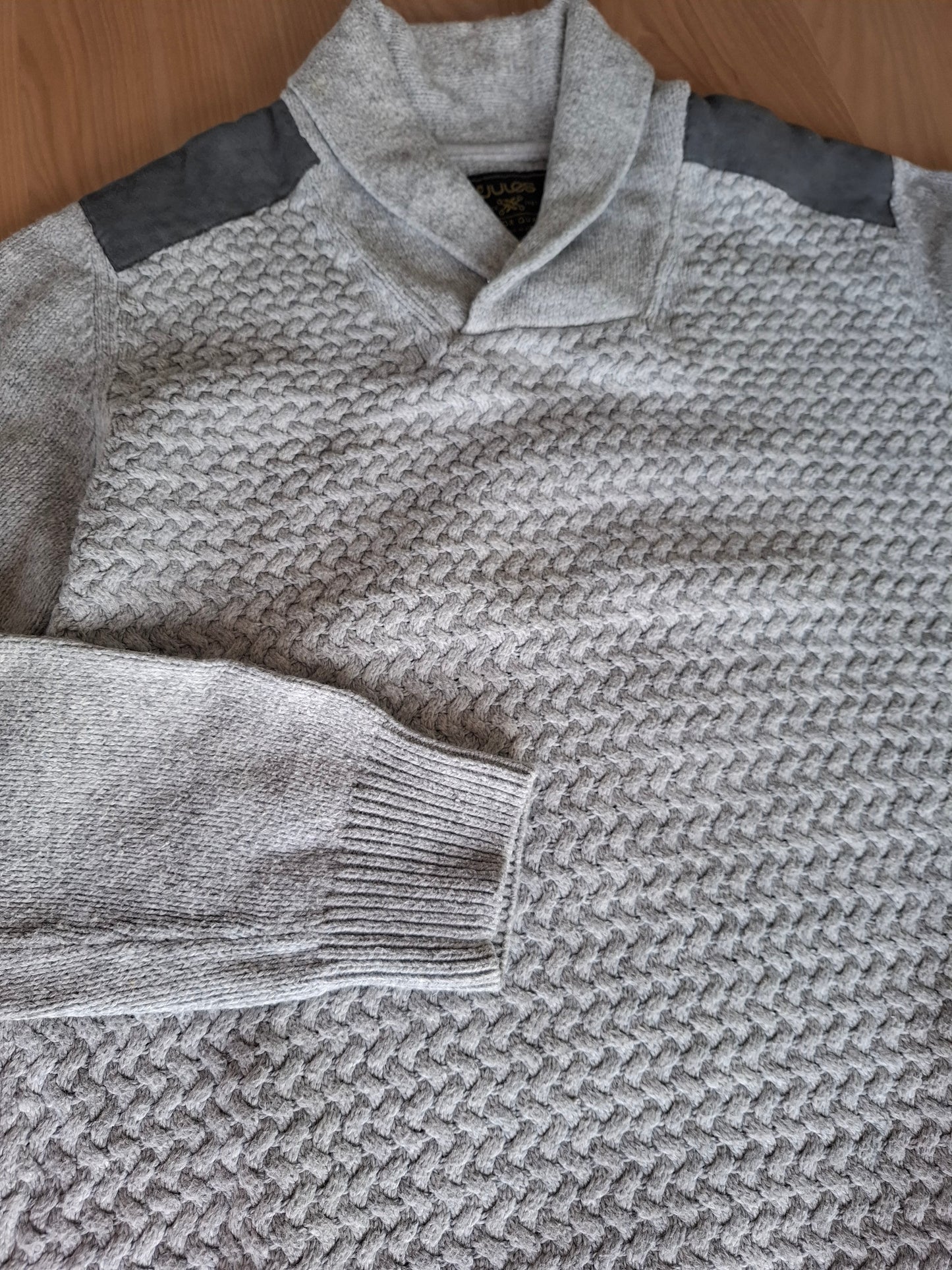 Pull gris mail tressée