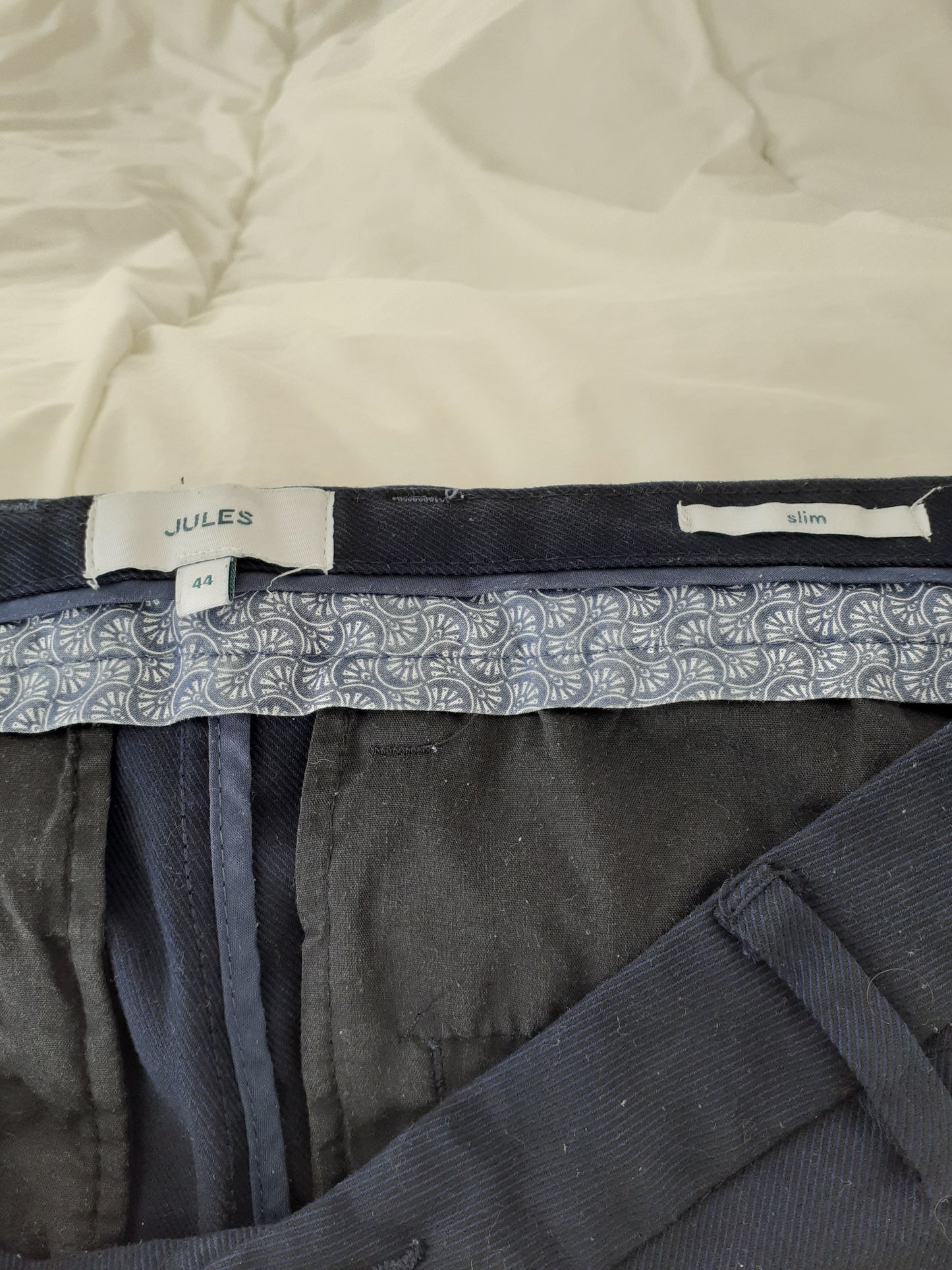 Pantalon bleu marine taille 44