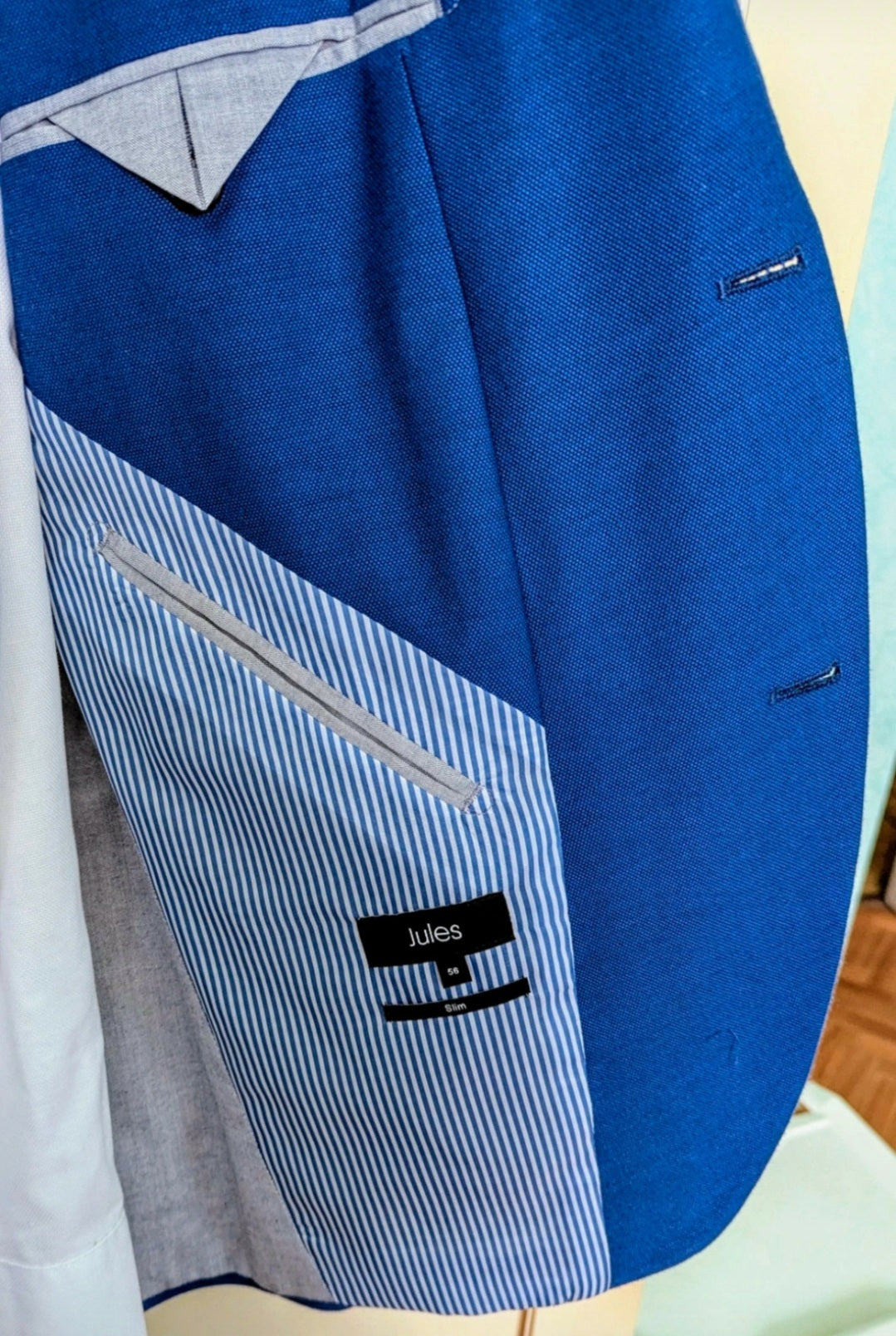 Costume bleu