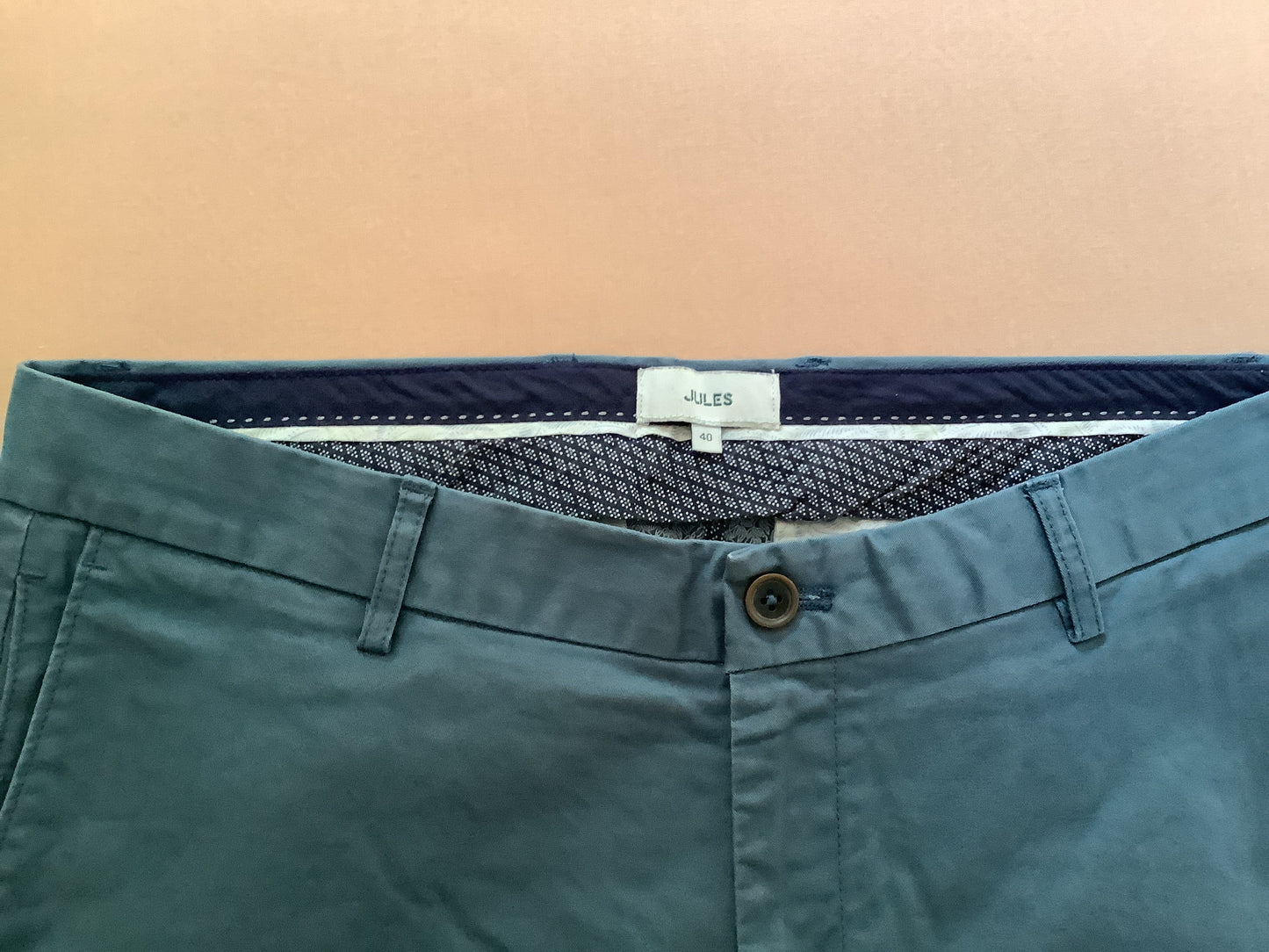Bermuda chino uni