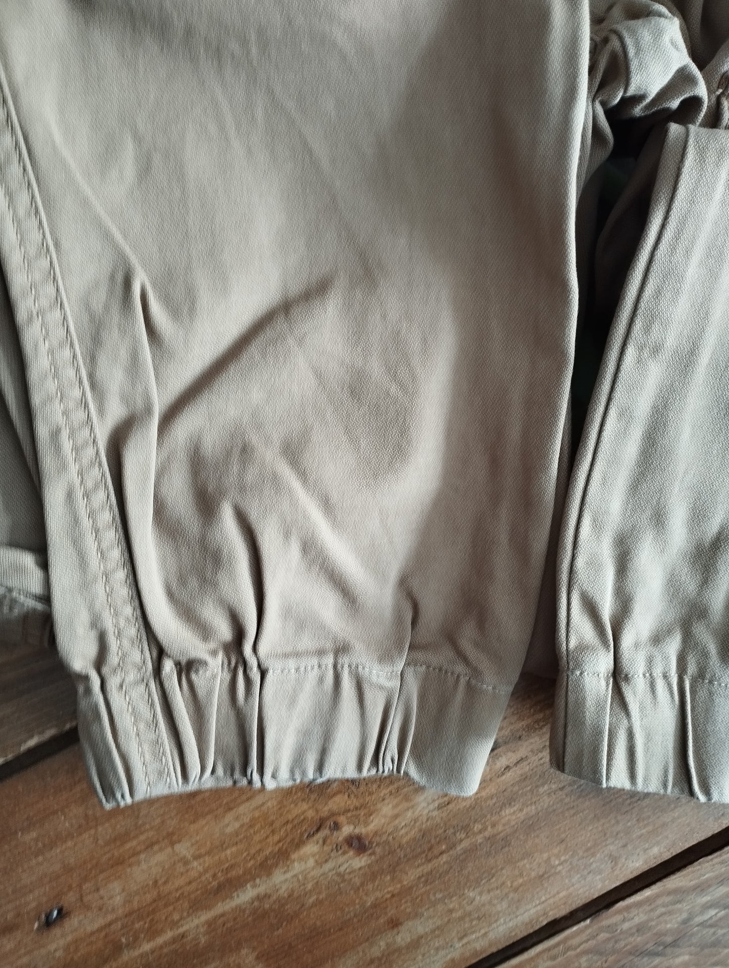 Chino forme cargo bas et taille élastiqués