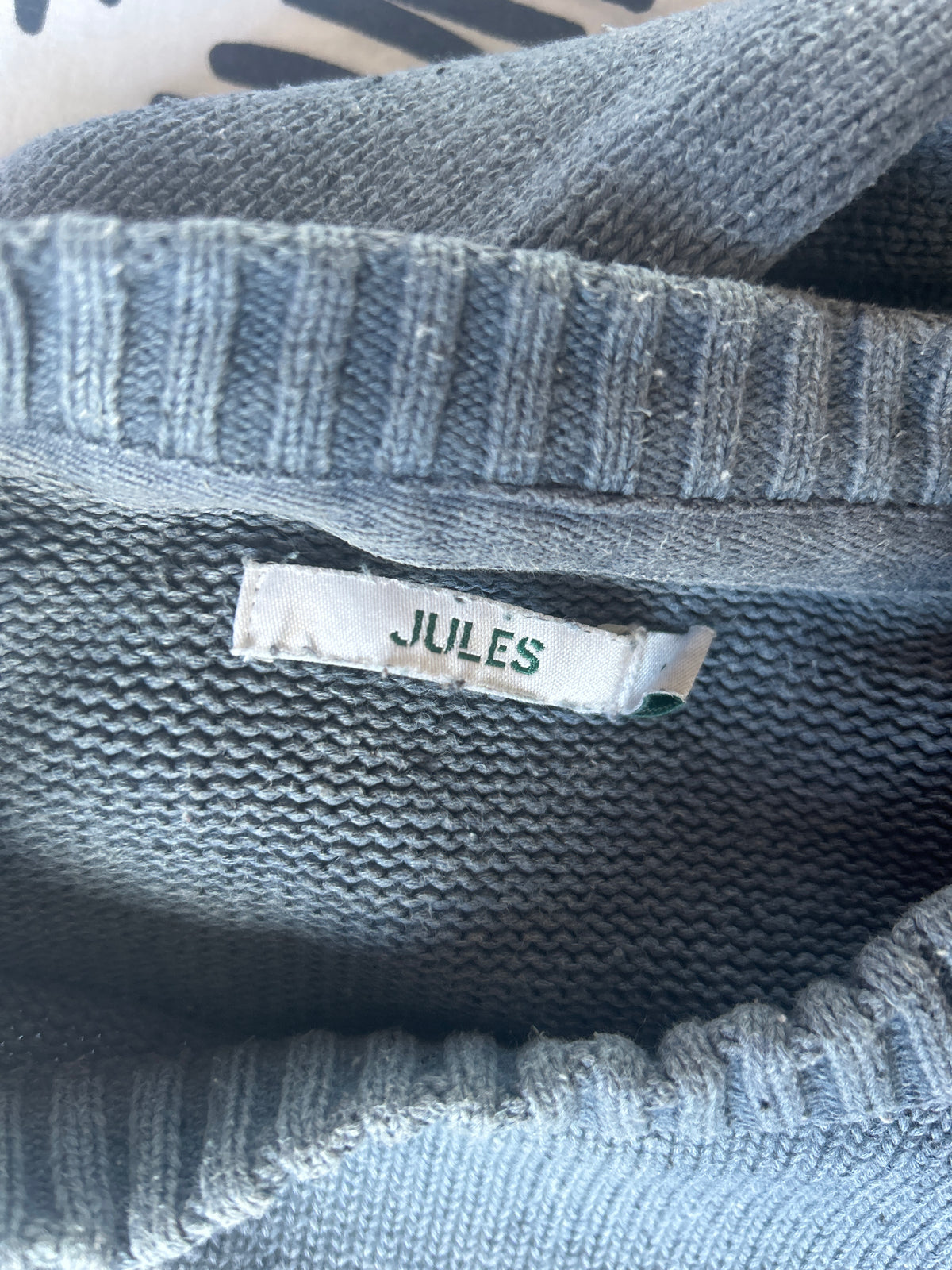 Pull bleu