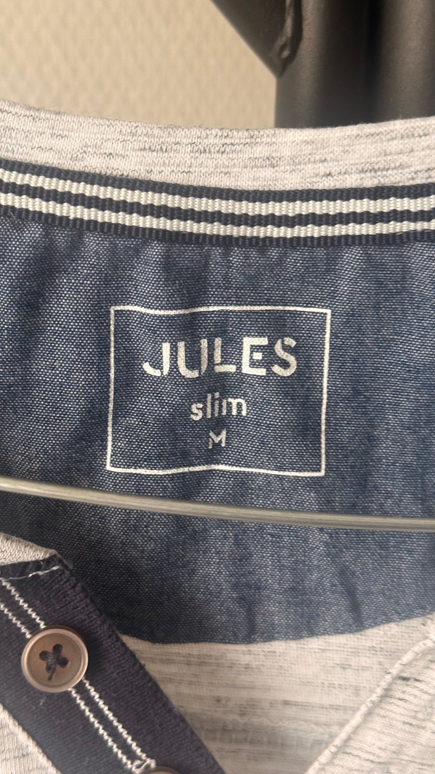 Tee shirt col tunisien