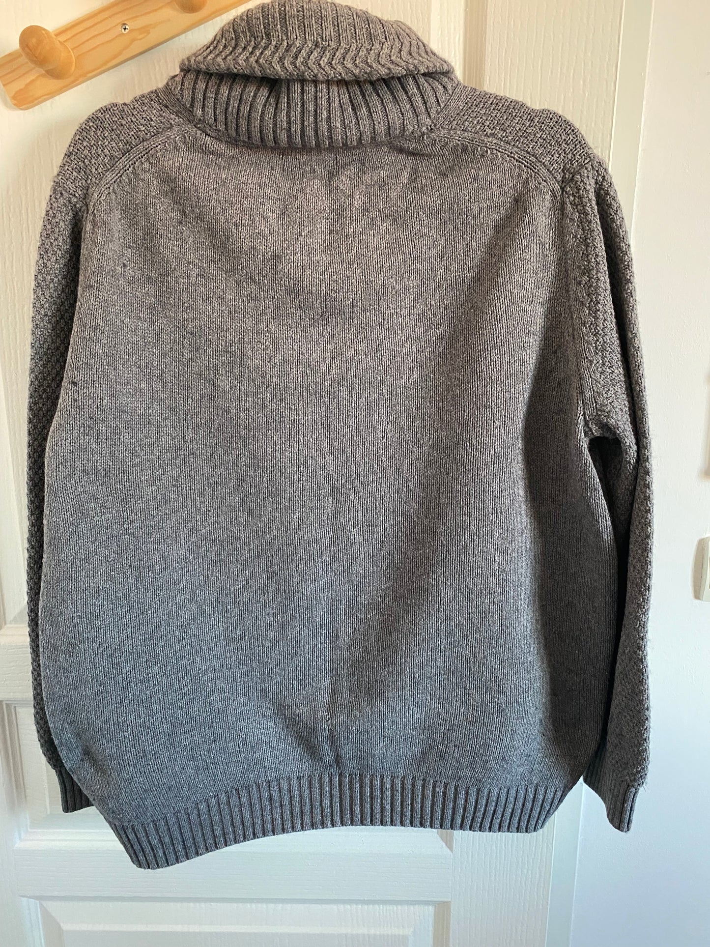 Pull col montant