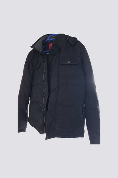 Doudoune mi longue à capuche avec badge