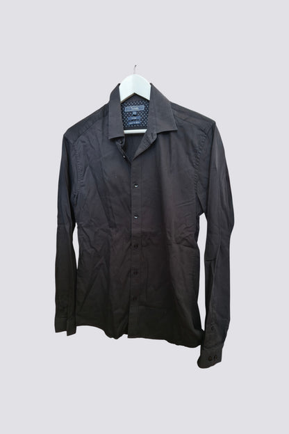 Chemise noire repassage facile