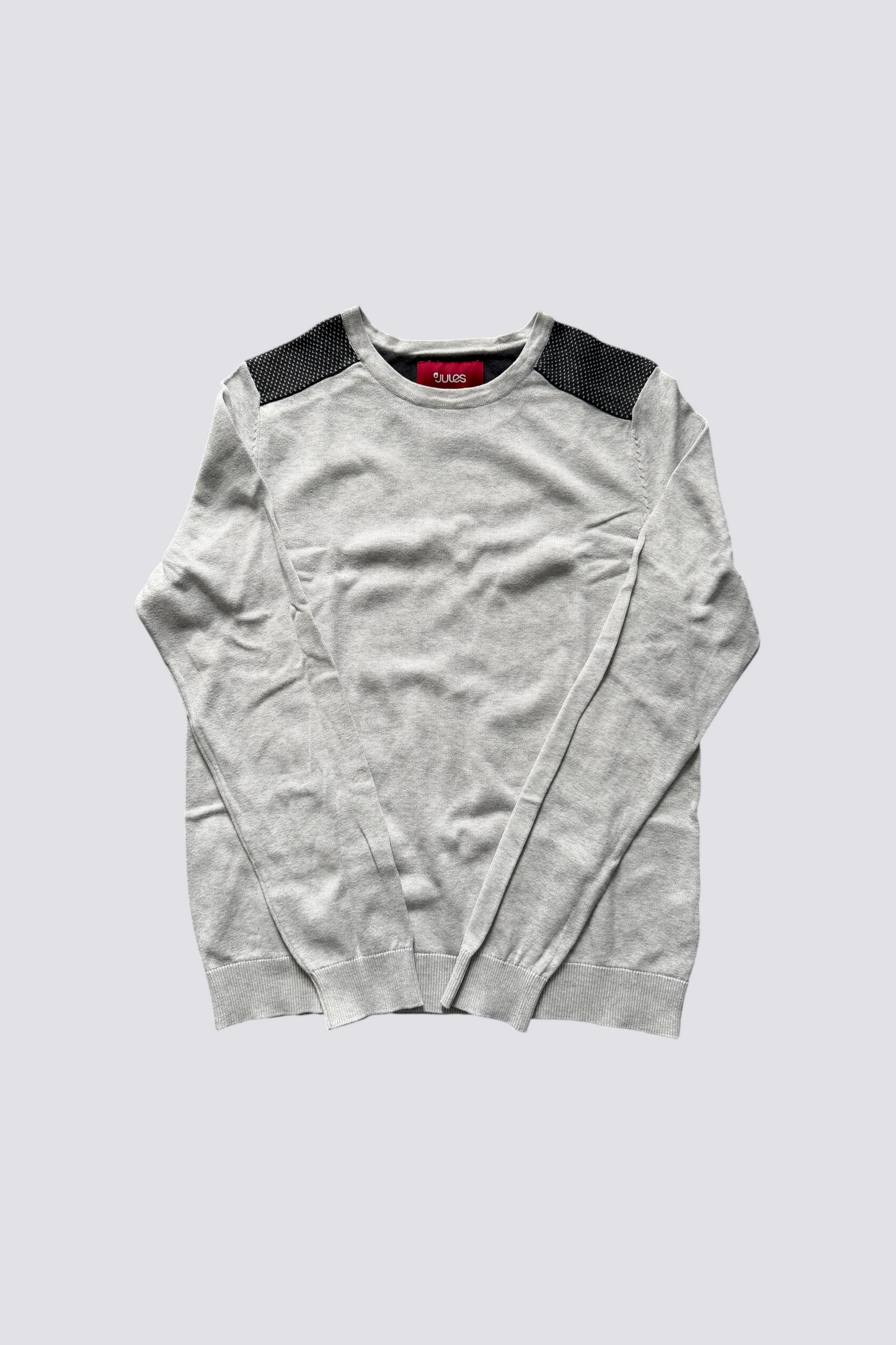 Pull fantaisie épaule
