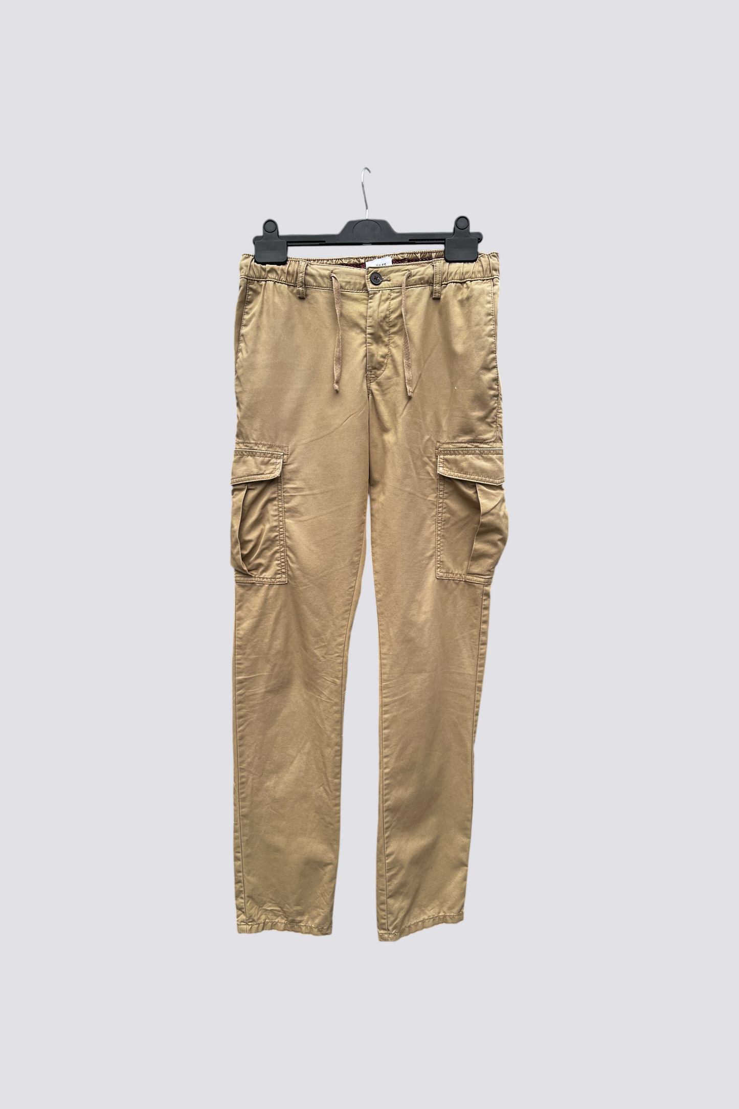 Pantalon cargo contenant du lin