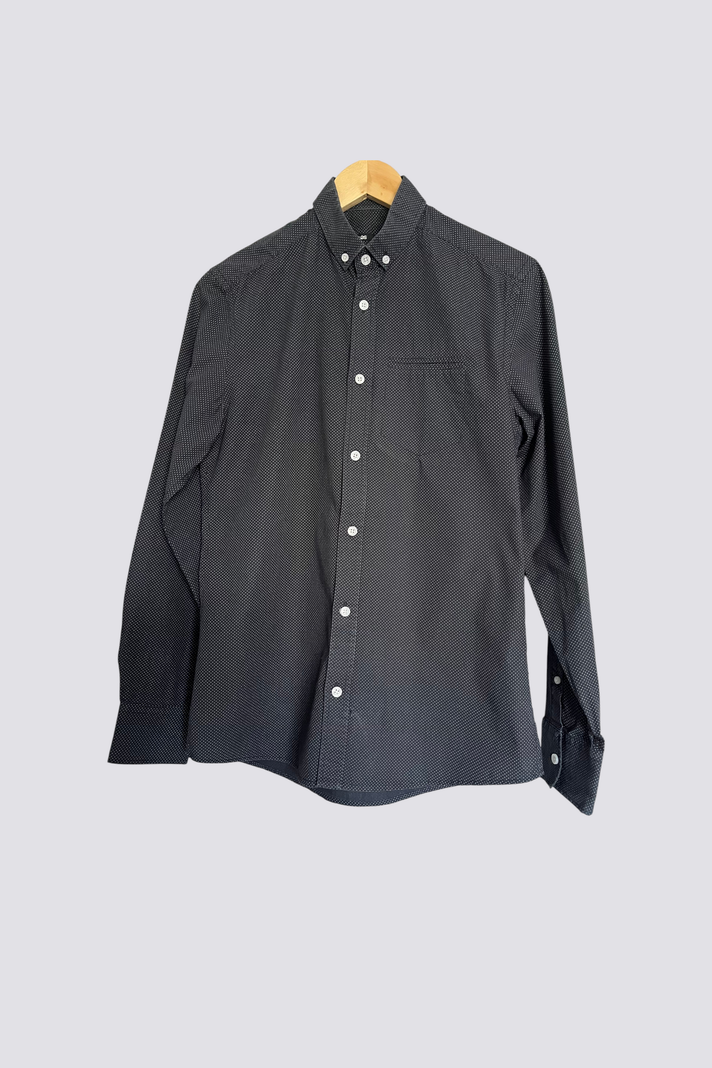 Chemise noire à points blancs