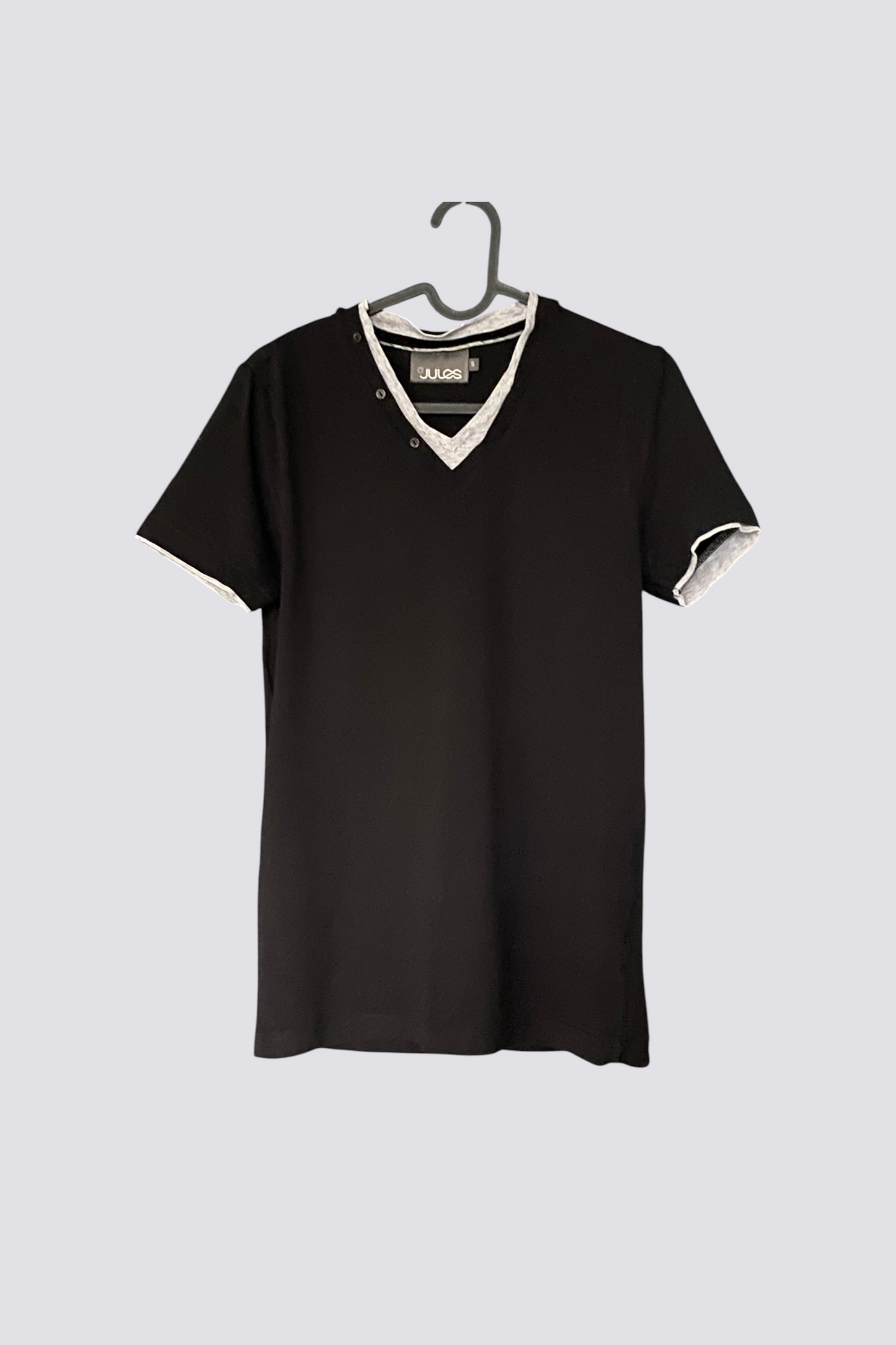 Teeshirt encolure en V boutons décoratifs