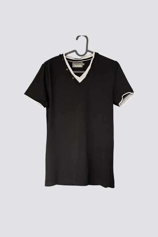 Teeshirt encolure en V boutons décoratifs