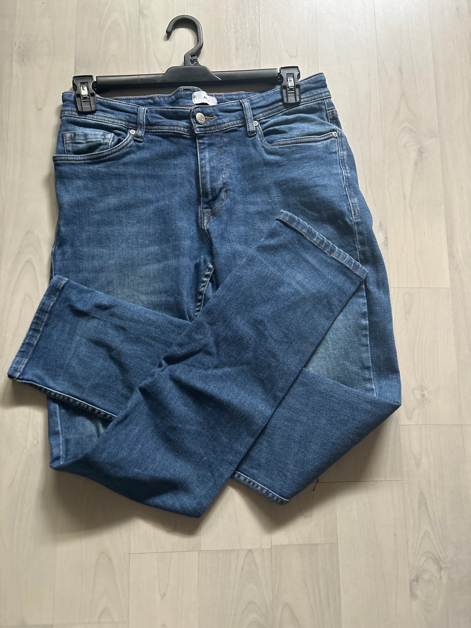 second_hand