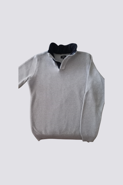 Pull gris clair col fourré noir