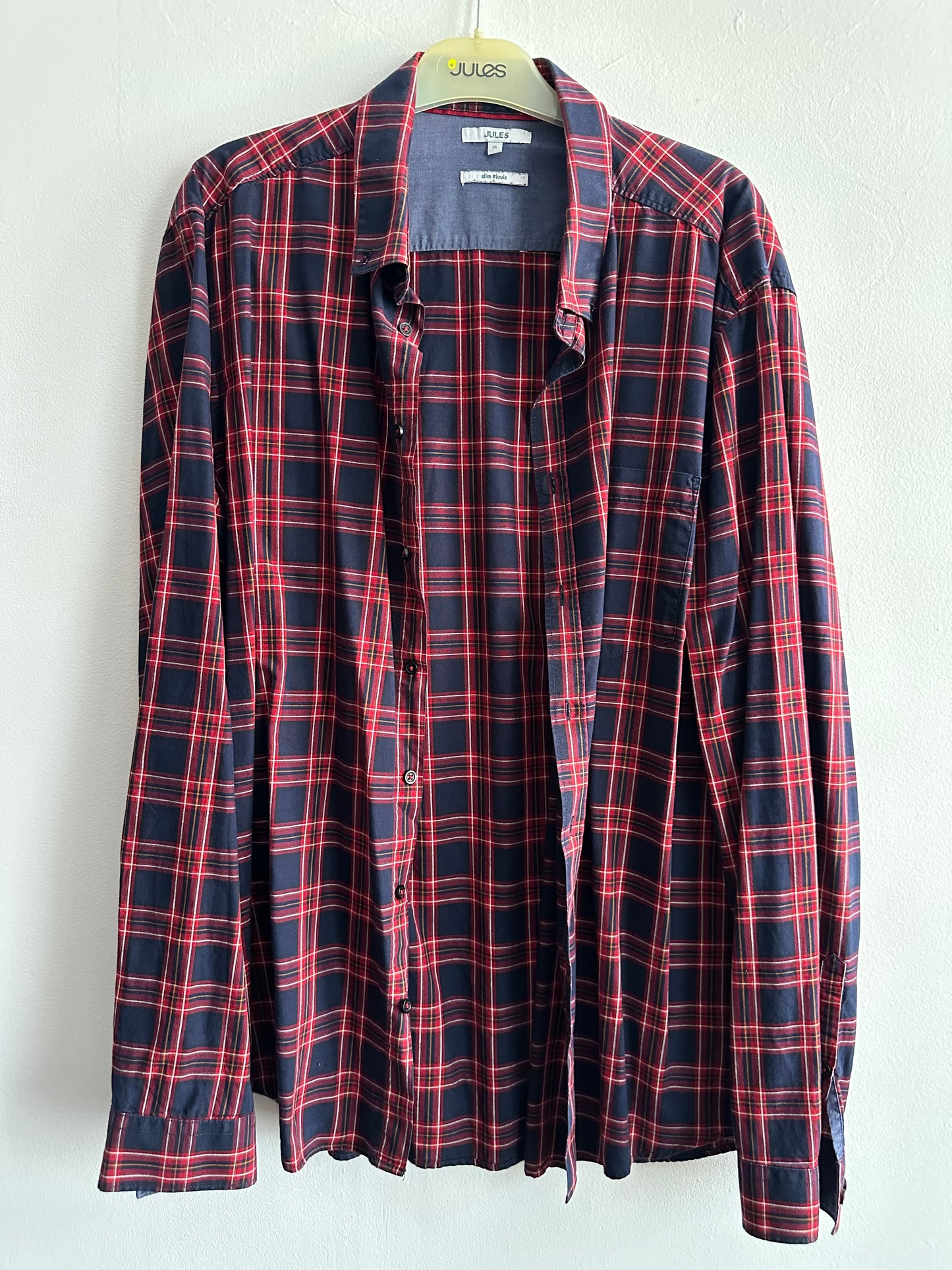 Chemise slim à carreaux pointe boutonnée