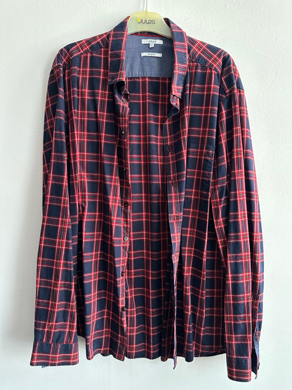 Chemise slim à carreaux pointe boutonnée