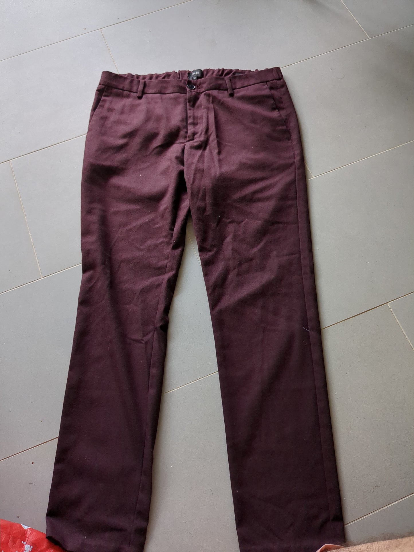 Beau pantalon bordeau