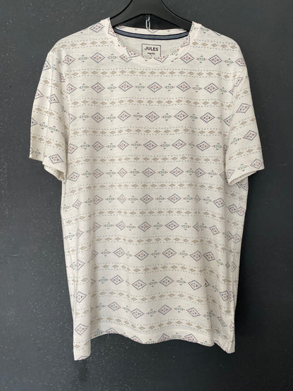 Teeshirt (c) regular motifs ethnique