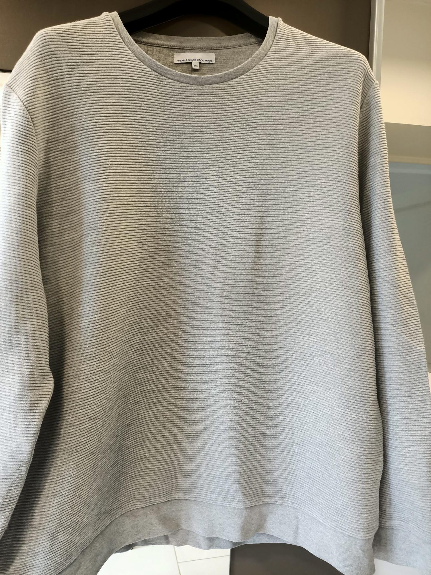 pull gris