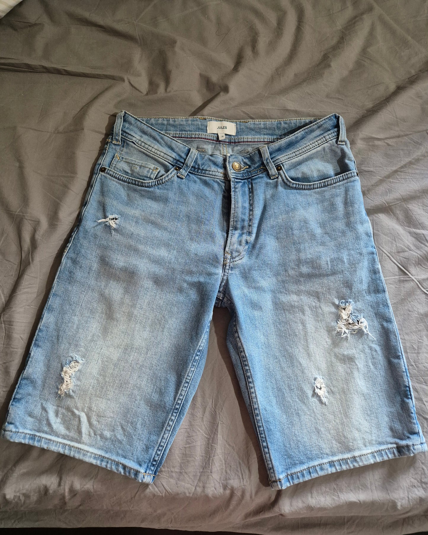 Bermuda en jean usé