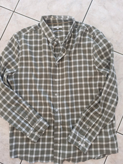 Chemise regular à carreaux en coton biologique