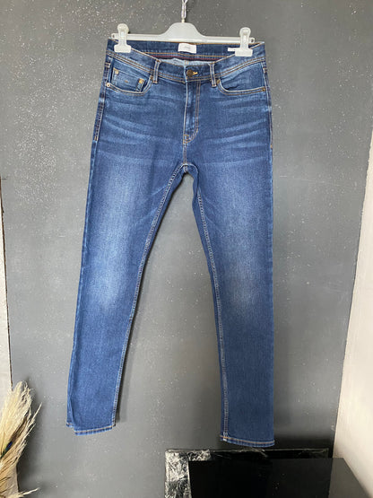 Jean slim contenant du chanvre et du polyester recyclé