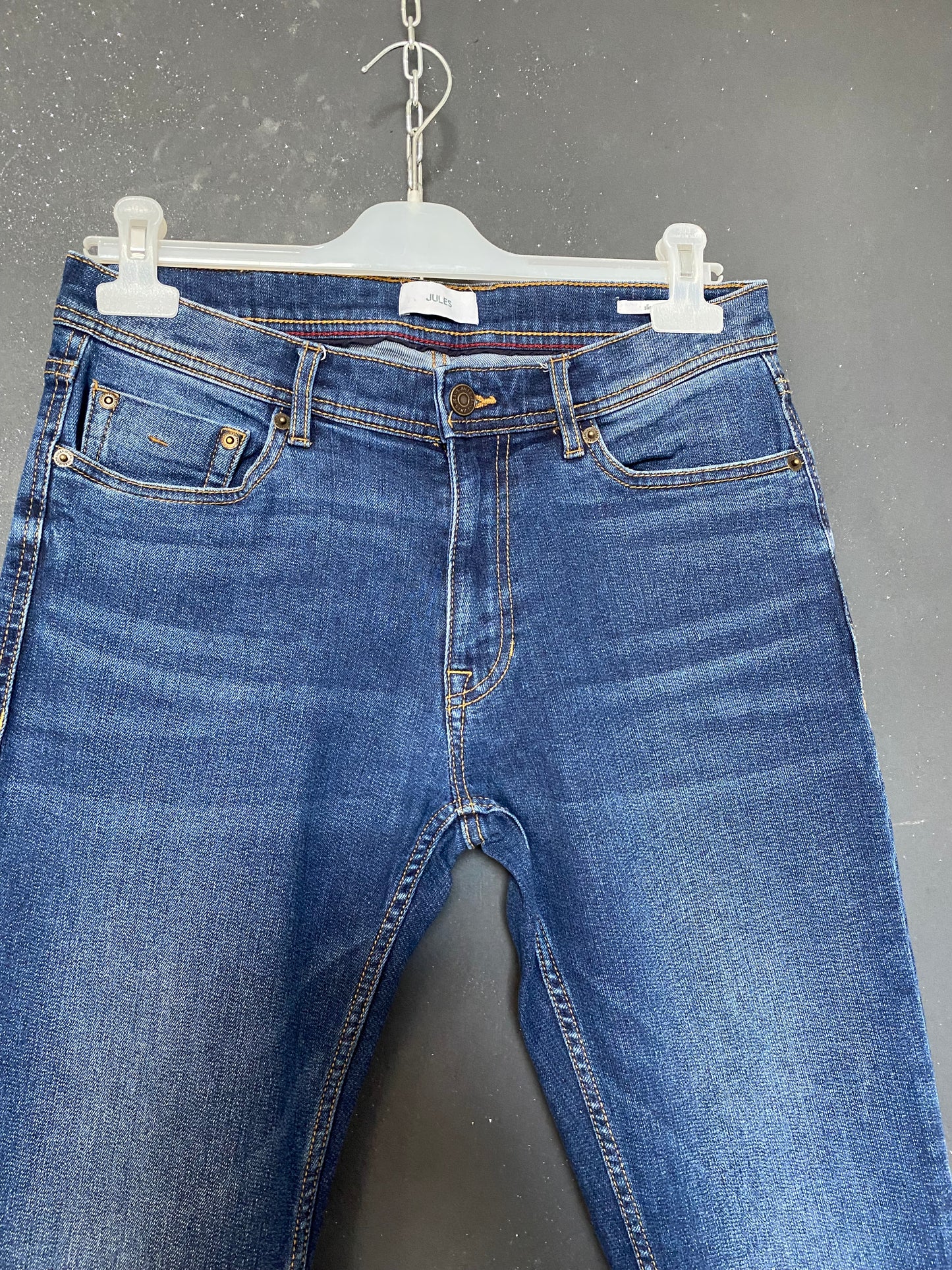 Jean slim contenant du chanvre et du polyester recyclé