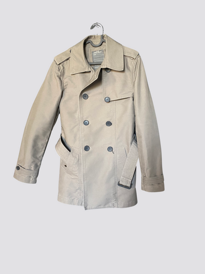 Trench court à ceinture coloris taupe (gris-marron)