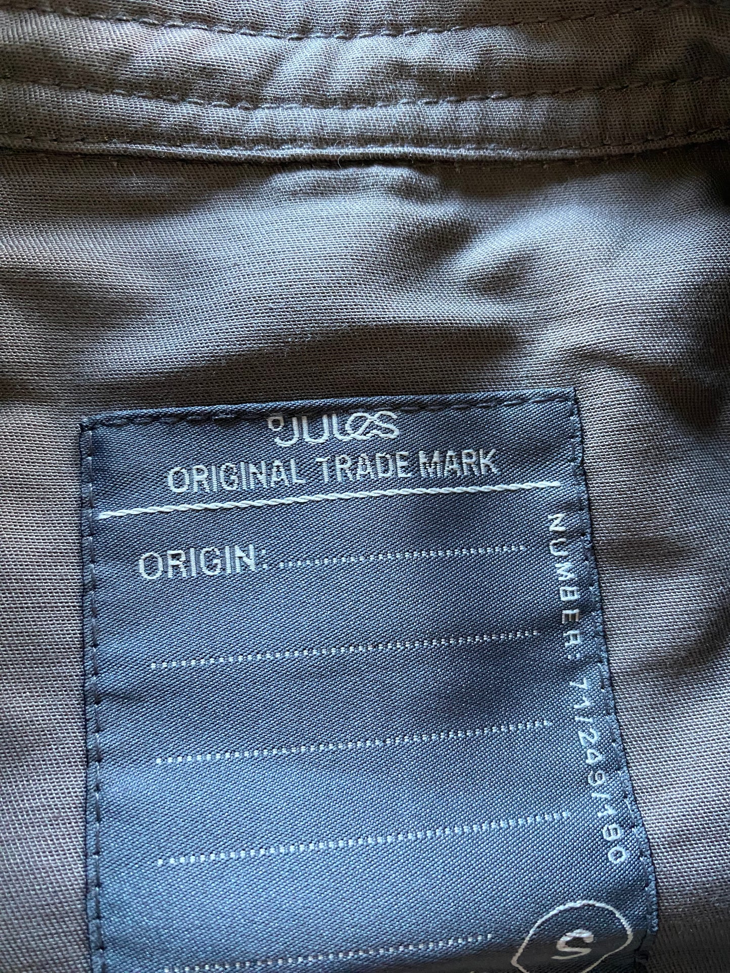 Trench court à ceinture coloris taupe (gris-marron)