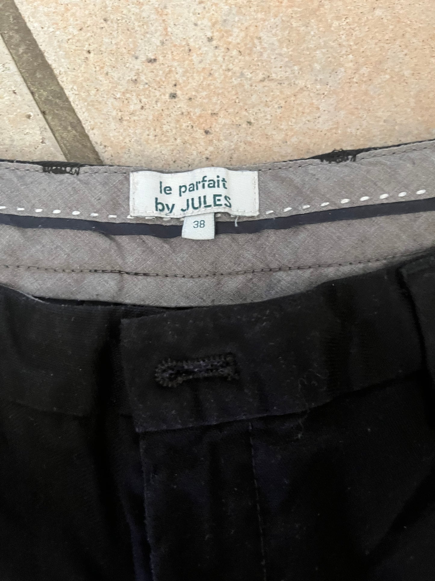 pantalon chino noir taille 38