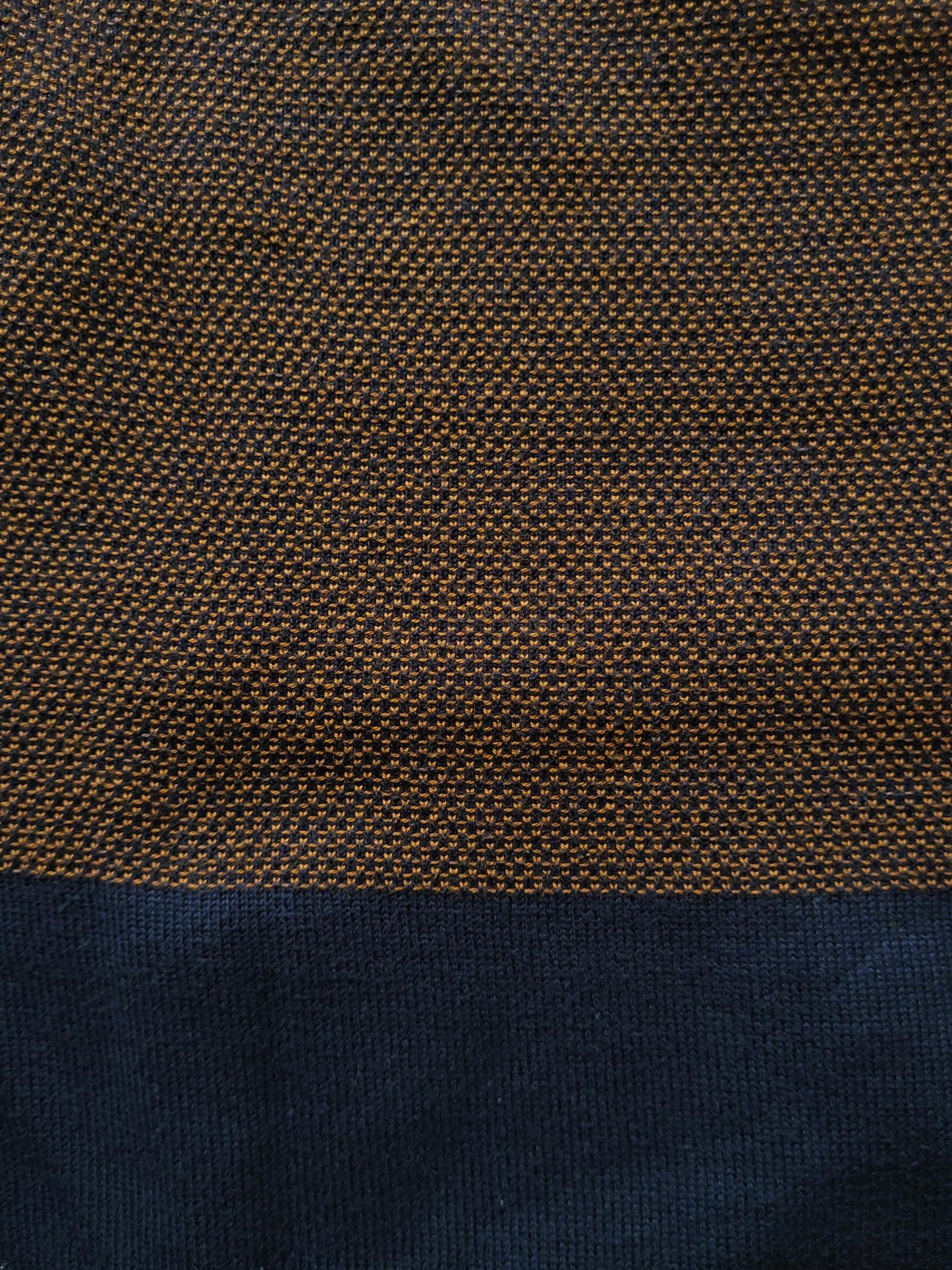 Pull colorblock avec poche poitrine
