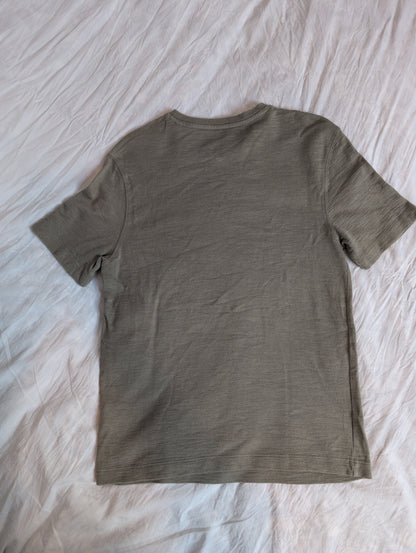 Tee shirt matière reliéfée détail macramé