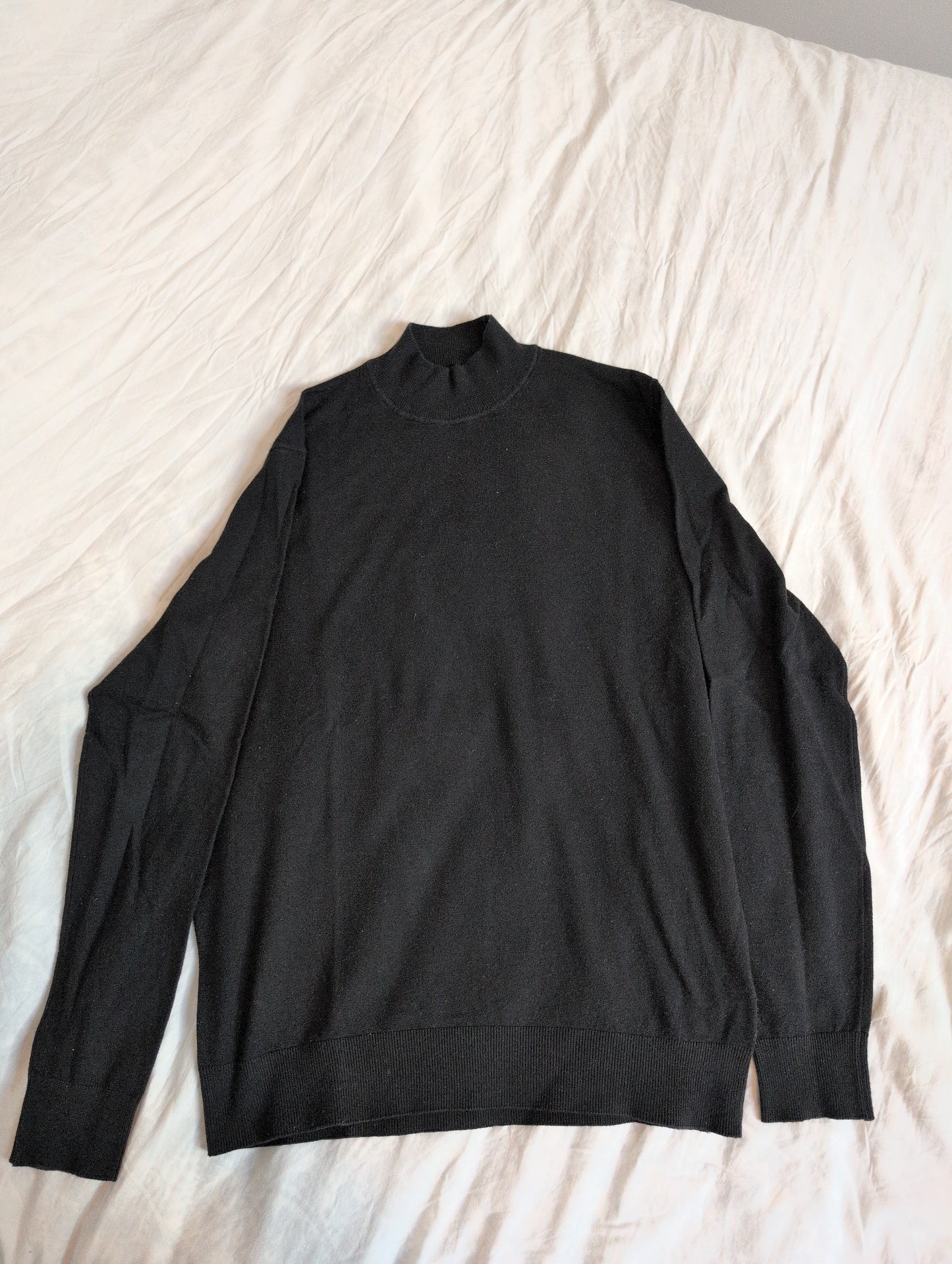 Pull fin, col cheminée noir