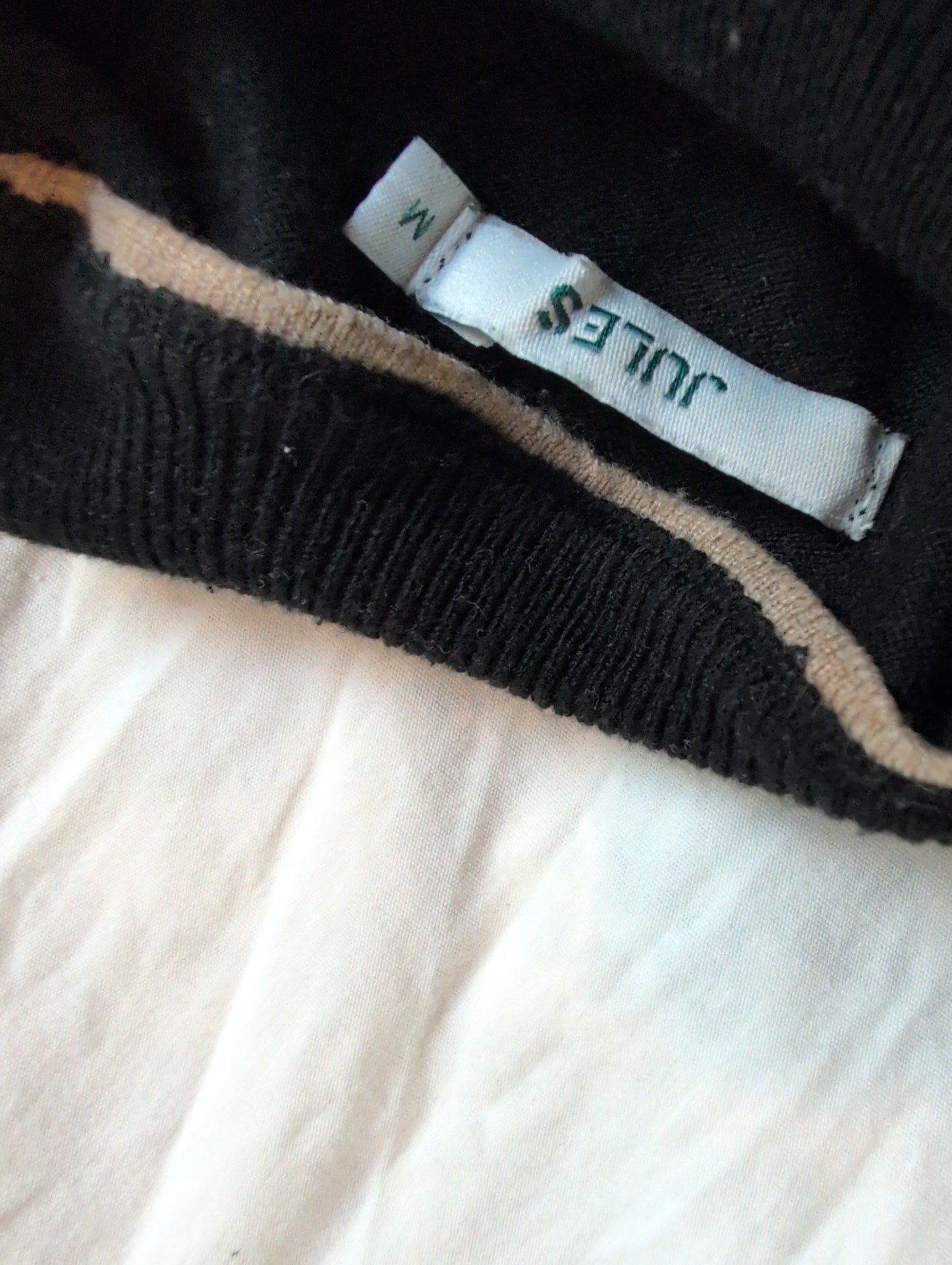 Pull fin, col cheminée noir