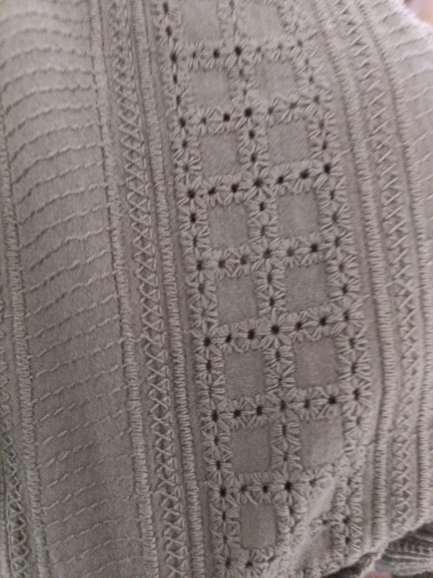 Chemisette en coton broderie anglaise