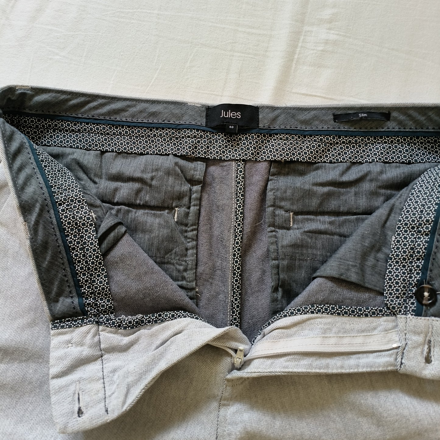 Pantalon Chino slim gris