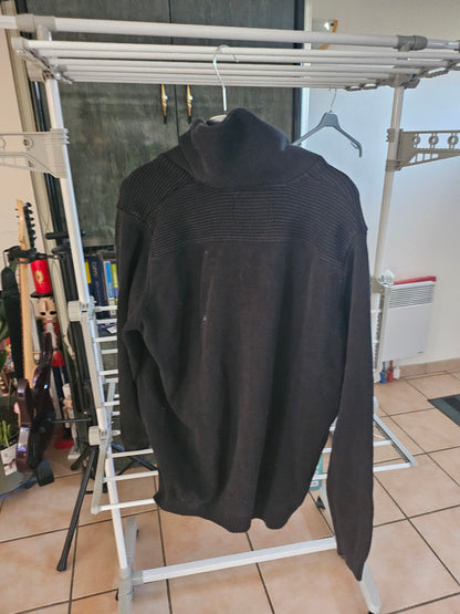 Pull noir col roule