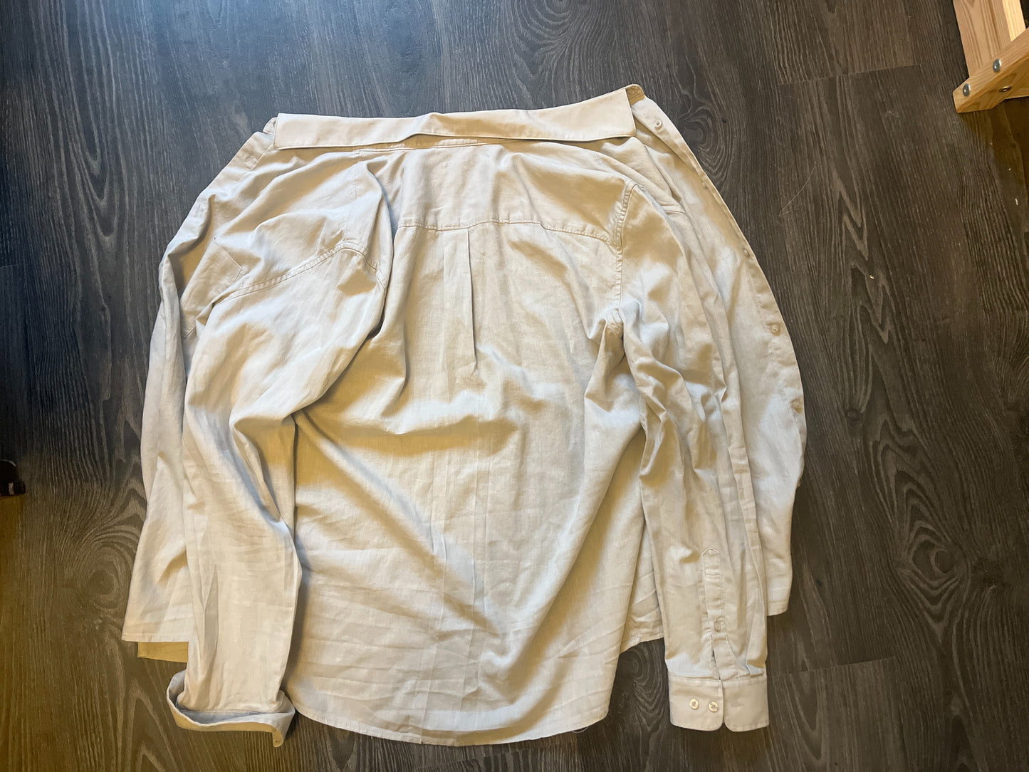 Chemise beige jamais portée