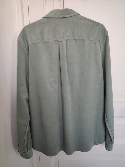 Chemise verte en velours