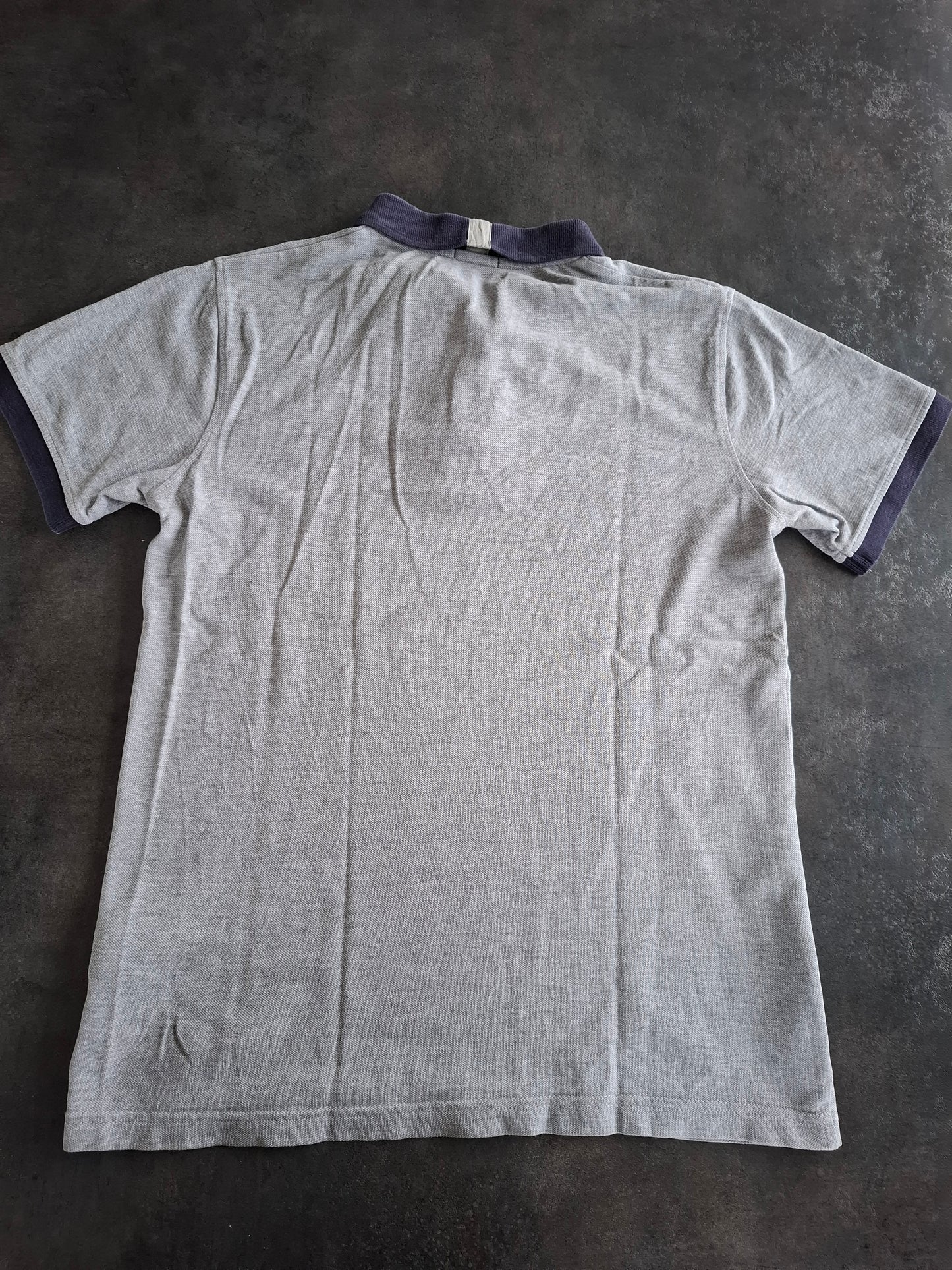 Polo gris col bleu marine