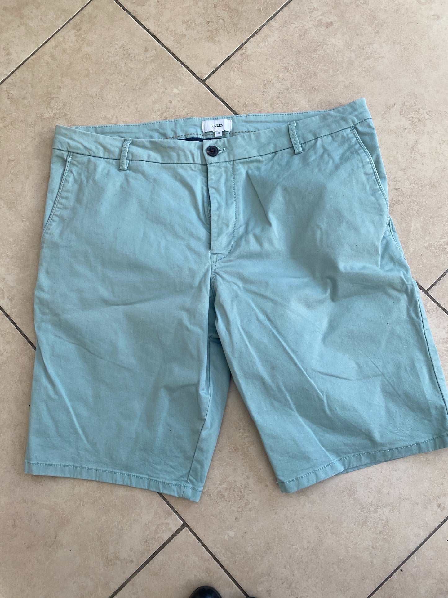 Bermuda chino uni avec ceinture