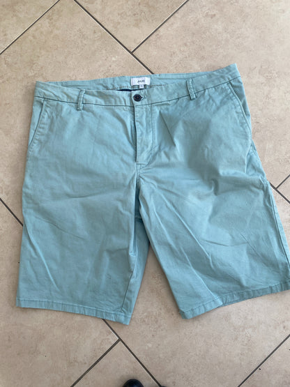 Bermuda chino uni avec ceinture