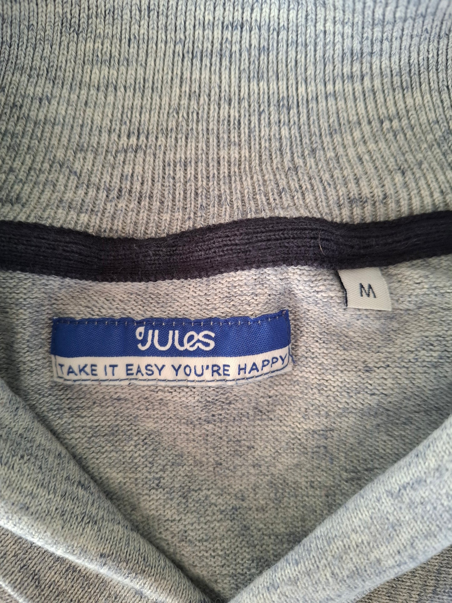 Pull gris a rayure noir