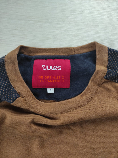 Pull fantaisie épaule