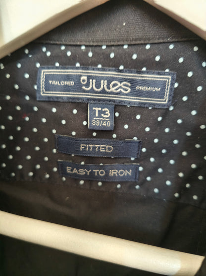 Chemise noire repassage facile