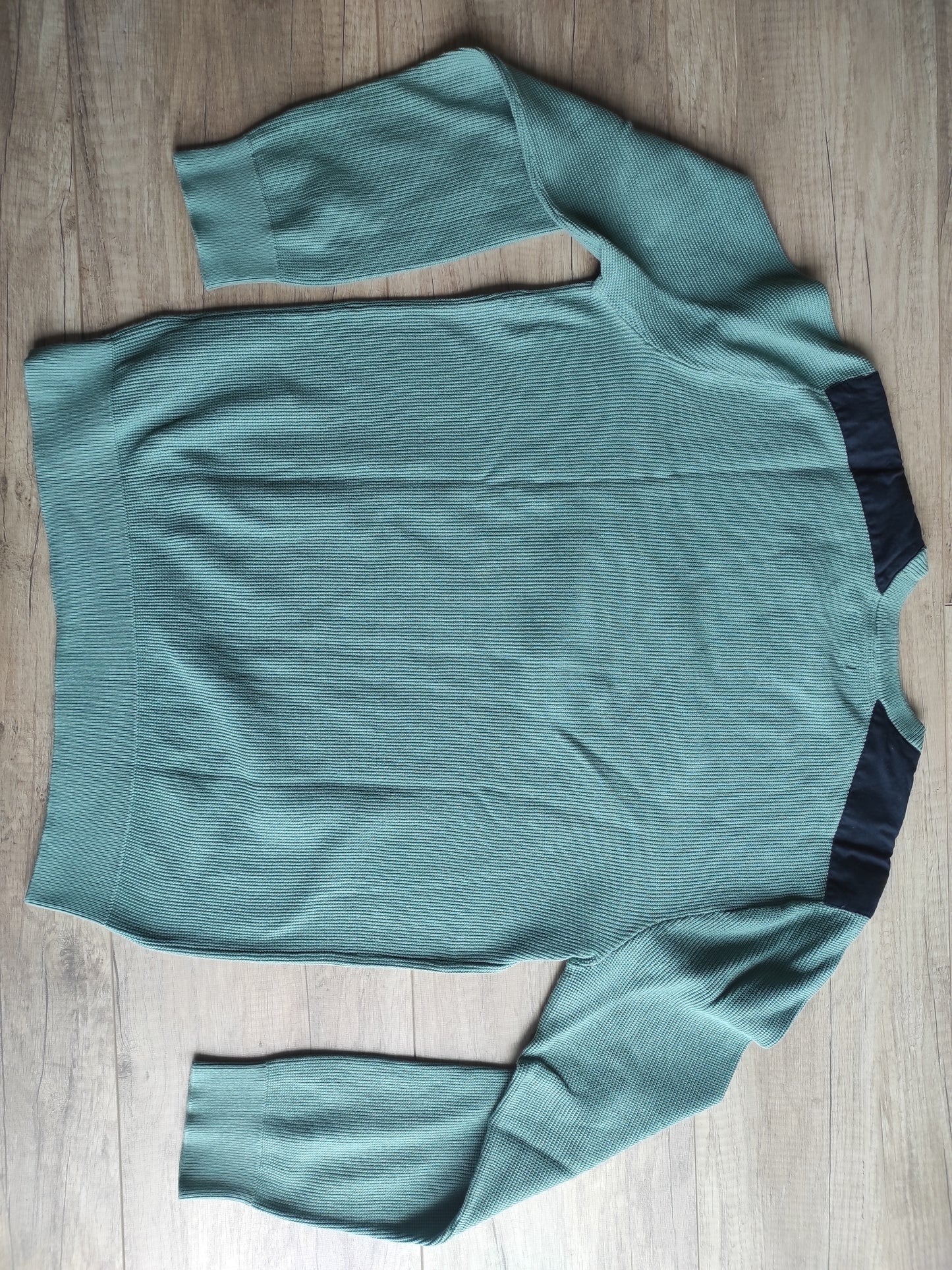 Pull à col rond et patch épaule