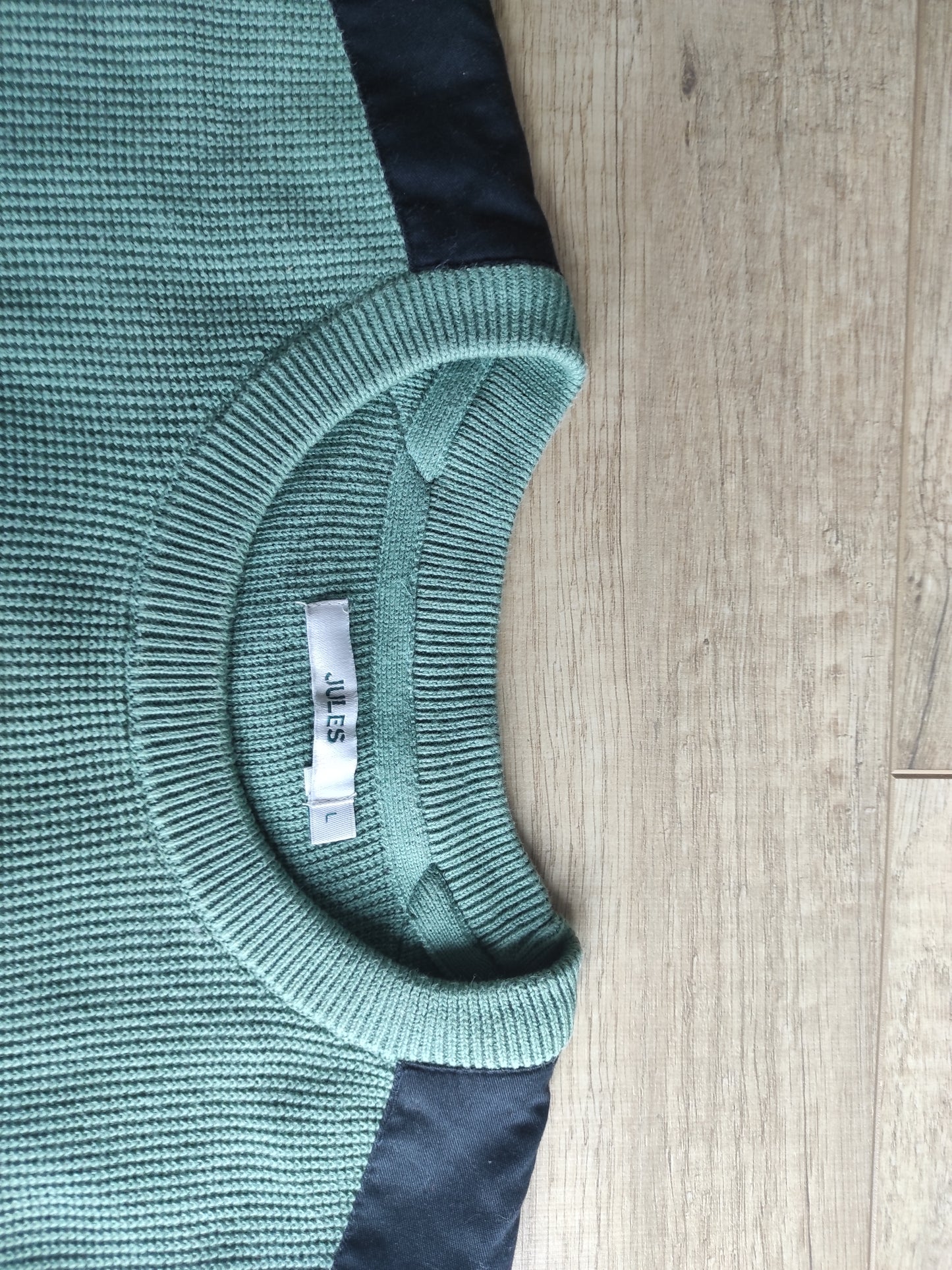 Pull à col rond et patch épaule