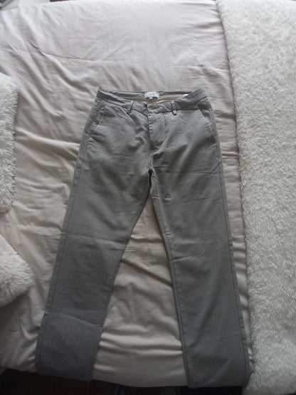 Pantalon chino slim motif chevron