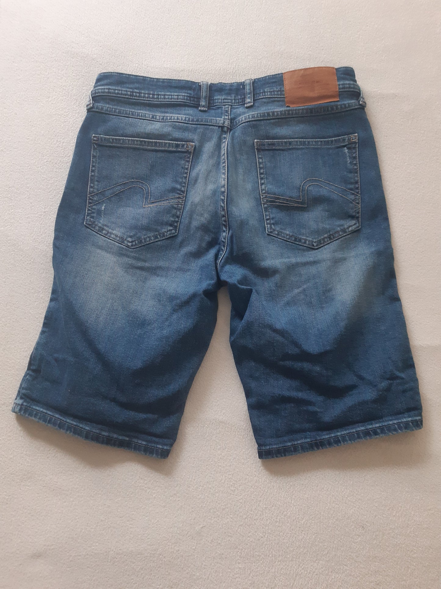 Bermuda en jean destroy